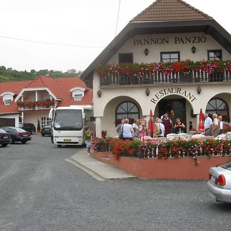 Hotel Pannon Panzio Restaurant Pannonhalma Zewnętrze zdjęcie