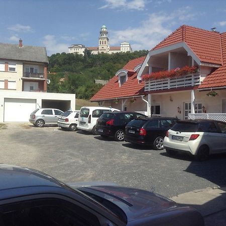 Hotel Pannon Panzio Restaurant Pannonhalma Zewnętrze zdjęcie