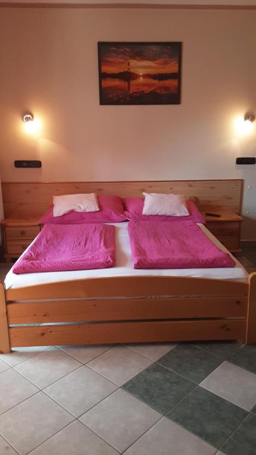 Hotel Pannon Panzio Restaurant Pannonhalma Zewnętrze zdjęcie