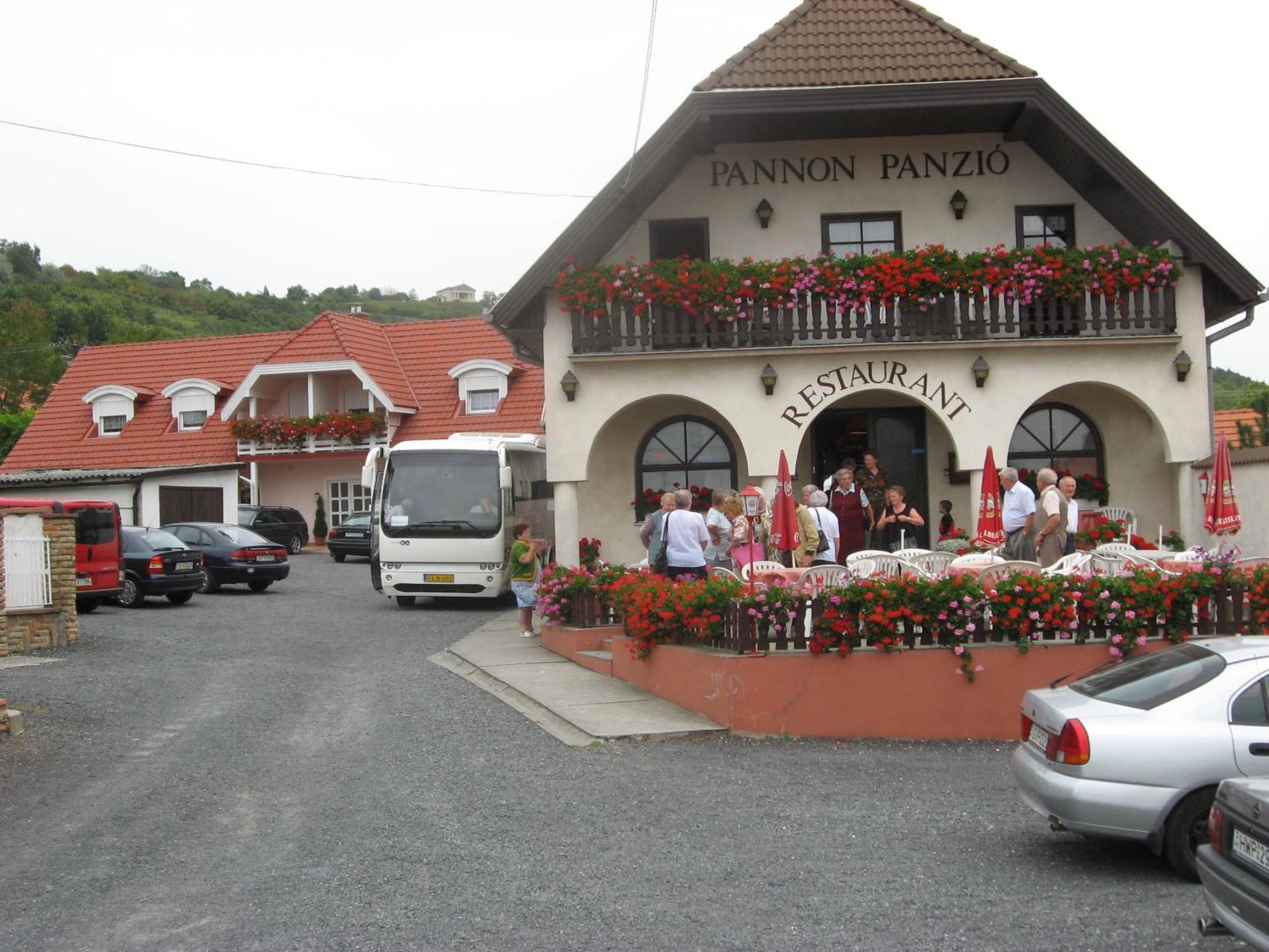 Hotel Pannon Panzio Restaurant Pannonhalma Zewnętrze zdjęcie