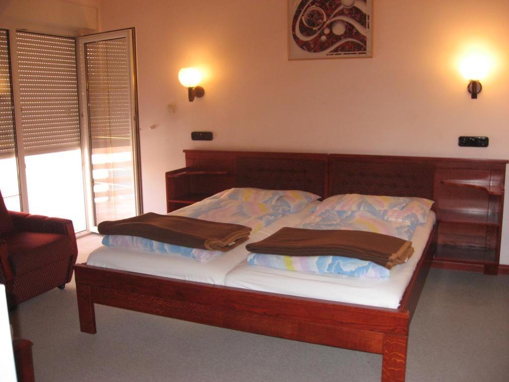 Hotel Pannon Panzio Restaurant Pannonhalma Zewnętrze zdjęcie