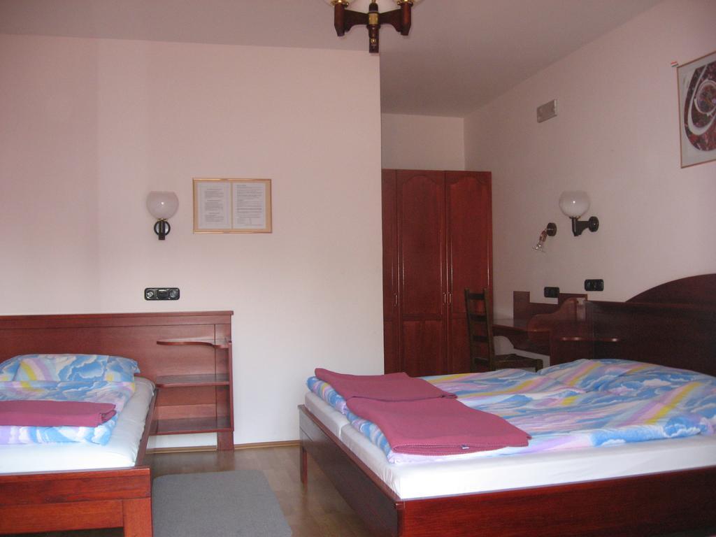 Hotel Pannon Panzio Restaurant Pannonhalma Zewnętrze zdjęcie