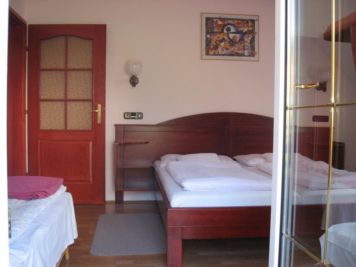 Hotel Pannon Panzio Restaurant Pannonhalma Pokój zdjęcie